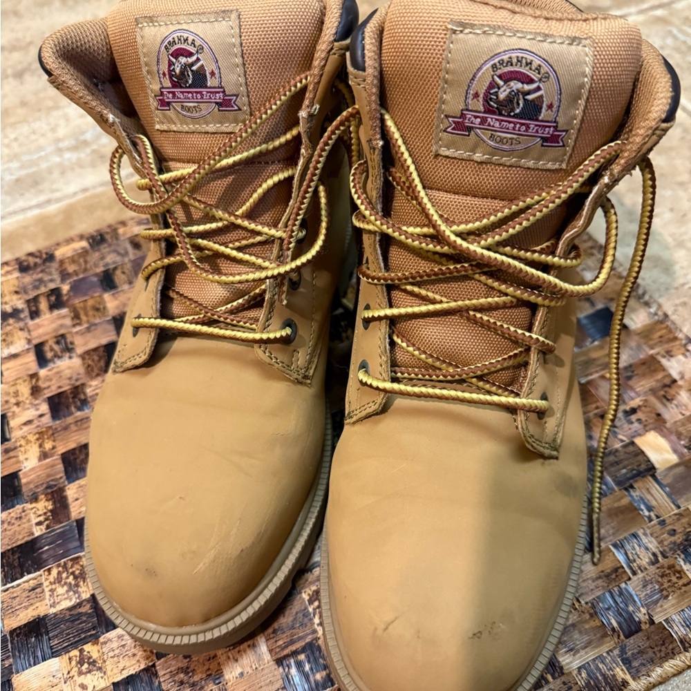 Brahma Women's Brown Lace-Up Boots